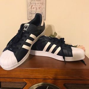 Men’s superstar adidas